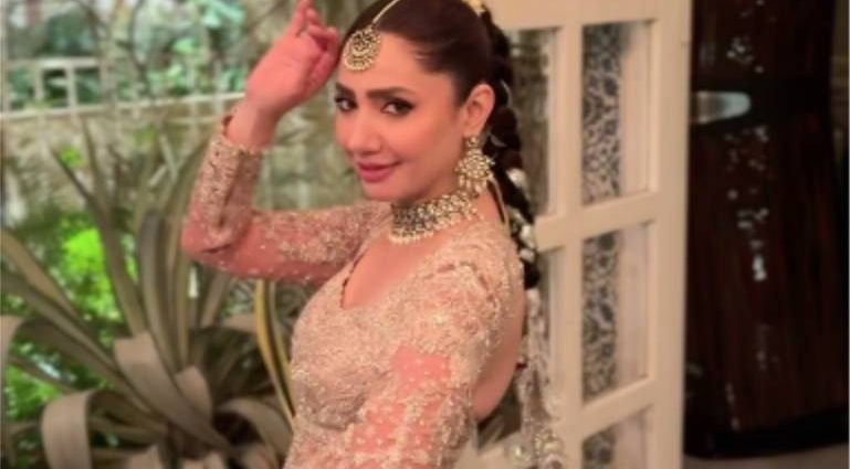 Mahira khan s fiery dance performance